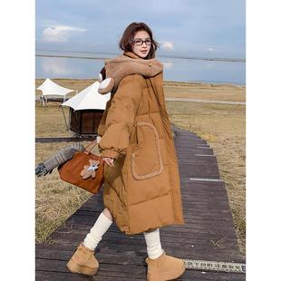 卡咖色俏皮减龄小熊连帽羽绒服女2025冬季新款中长款拼接保暖外套