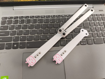 天启乌贼balisong定制刃 小电视刃可爱风 安全不开刃