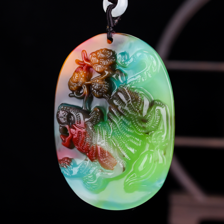 新疆彩玉和田玉生肖虎吊坠十二生肖鼠牛虎兔龙蛇马羊猴鸡狗猪挂件