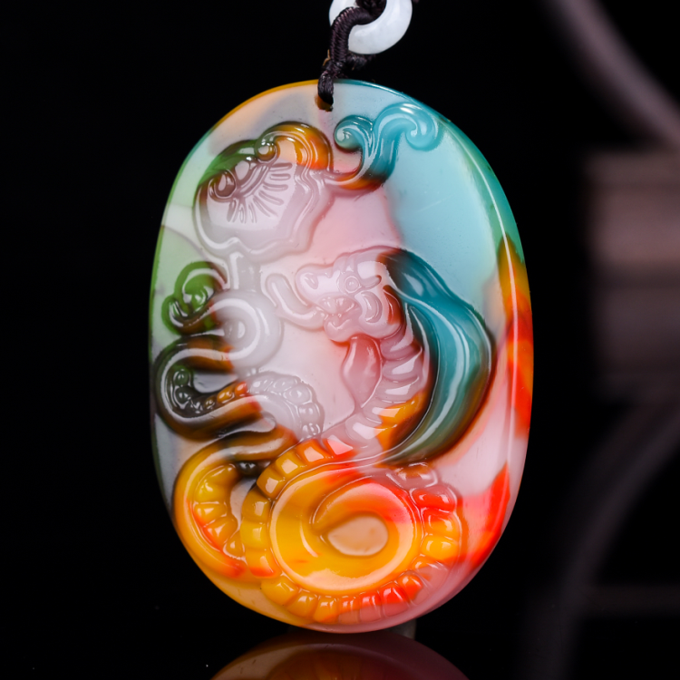 新疆和田玉生肖蛇吊坠十二生肖鼠牛虎兔龙蛇马羊猴鸡狗猪挂件彩玉