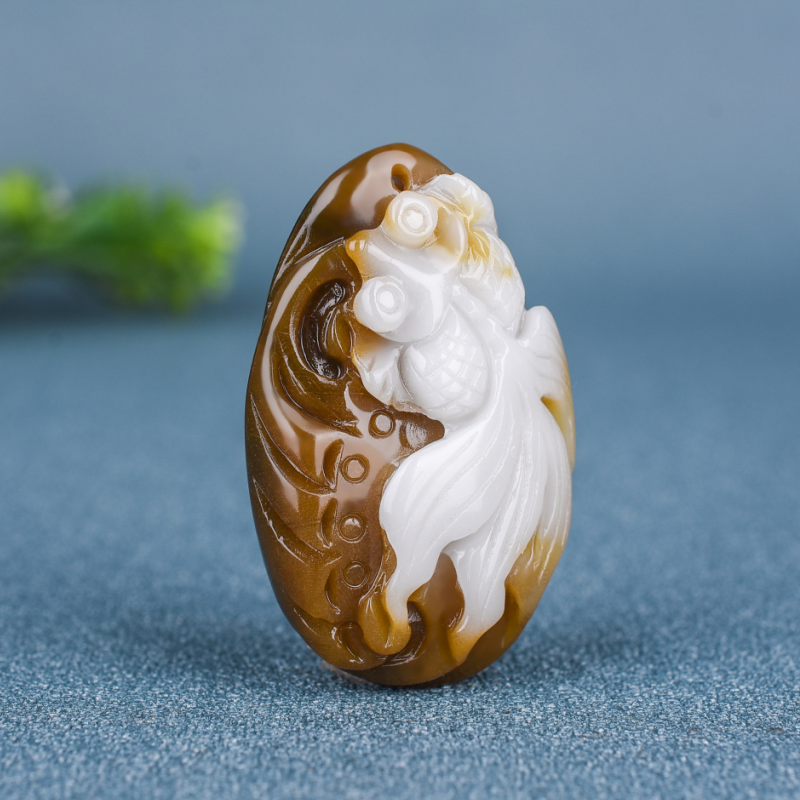 天然新疆和田玉糖料金鱼吊坠挂件金玉满堂玉莲蓬项链玉坠玉器