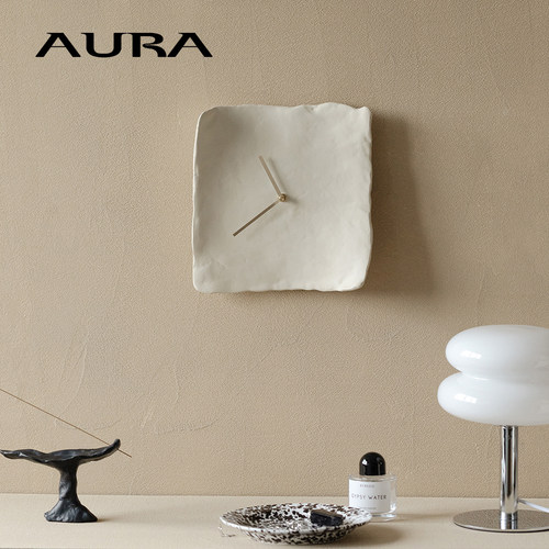 侘寂风树脂房间客厅皱褶破碎钟表