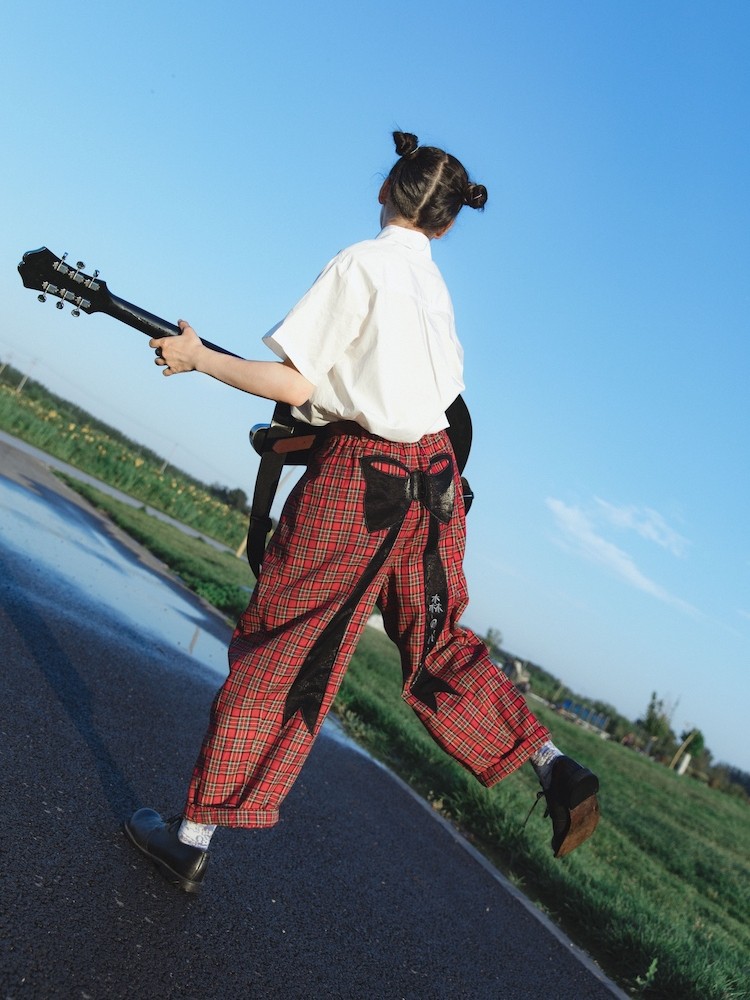 Red Plaid Punk Wide-Leg Pants with Bow Embroidery - Taobao product photo 3