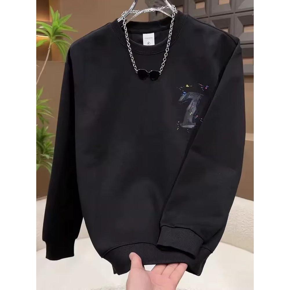 黑色