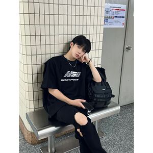 1506/Q80510/P32纯黑色破洞牛仔裤男高街潮牌修身直筒微喇裤图片