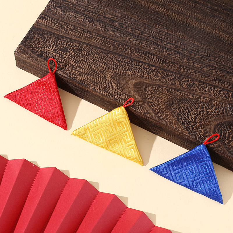 三角形福袋符缝补挂脖别衣服护身平安婴儿装胎发空袋子随身红黄蓝,饰品/流行首饰/时尚饰品新,首饰袋,淘宝优惠券,粉丝福利购,淘宝优惠卷