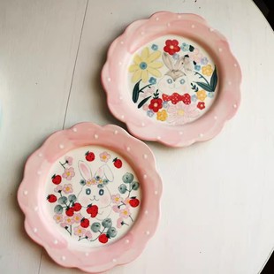 日本设计款山口麻子小草莓兔子花瓣陶瓷釉下彩手绘手作甜品盘餐盘