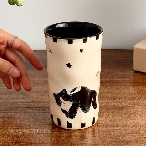 复古俏影黑猫魔法手握杯