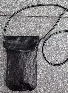 暗黑真皮手机包女牛皮褶皱百搭时尚设计款斜挎包单肩包