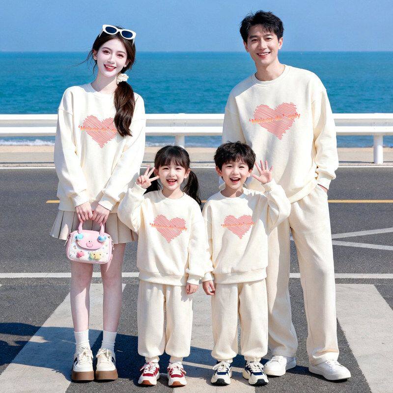 2026秋冬新款卫衣亲子装一家三口四口母女母子长袖上衣爱心情侣衫