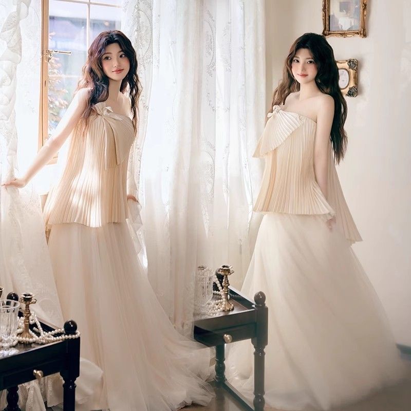 影楼新款晨袍新娘高级百褶法式白色订婚抹胸婚纱礼服摄影连衣裙