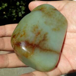 新疆和田玉籽料 真皮沙枣青籽料原石手把件 粉青油润和田籽玉天然