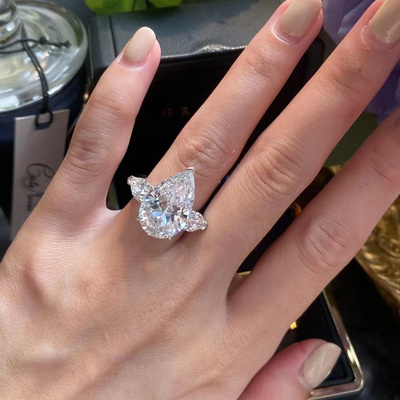 天然钻石钻戒定制18K金铂金三石