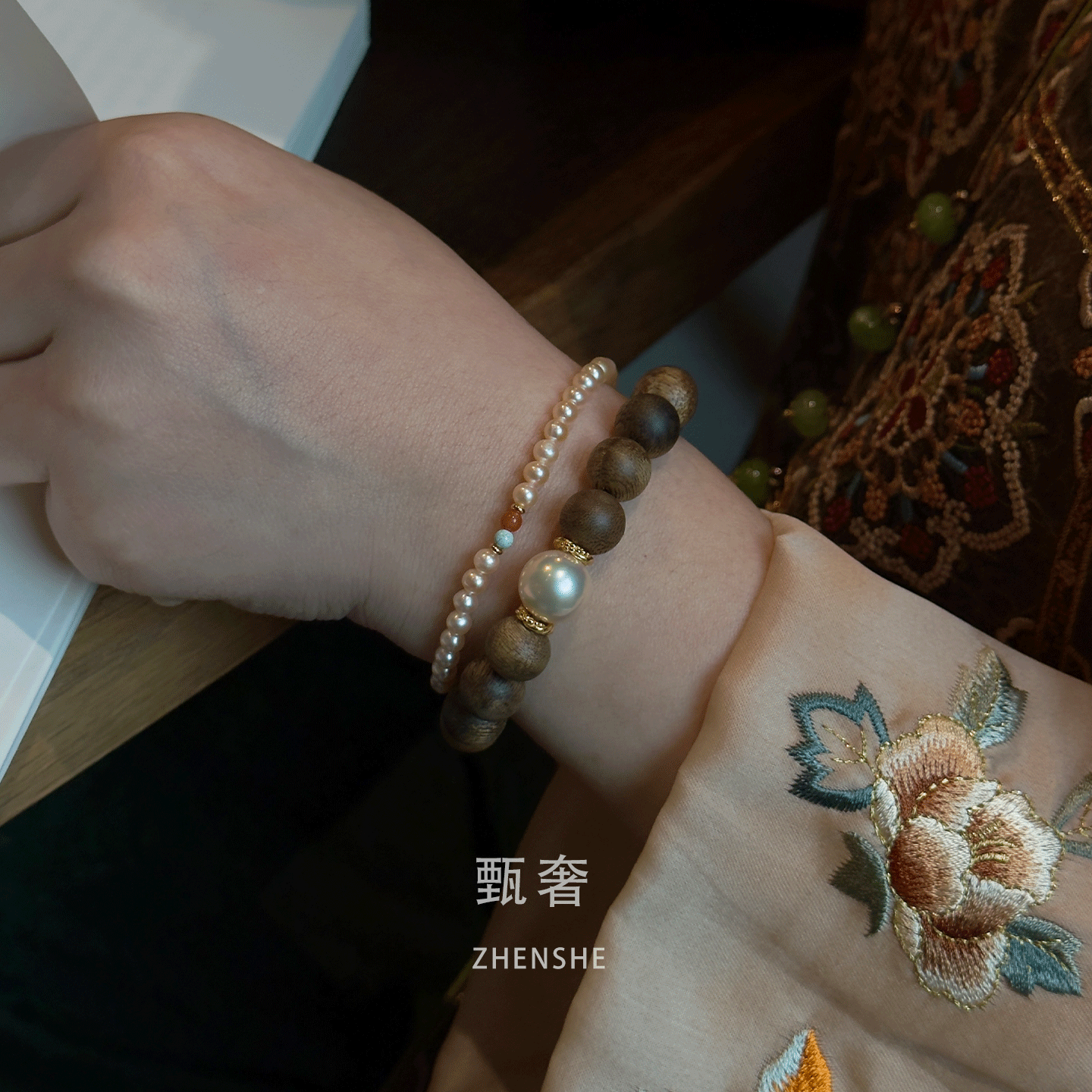 甄奢原创设计金色珍珠沉香手串