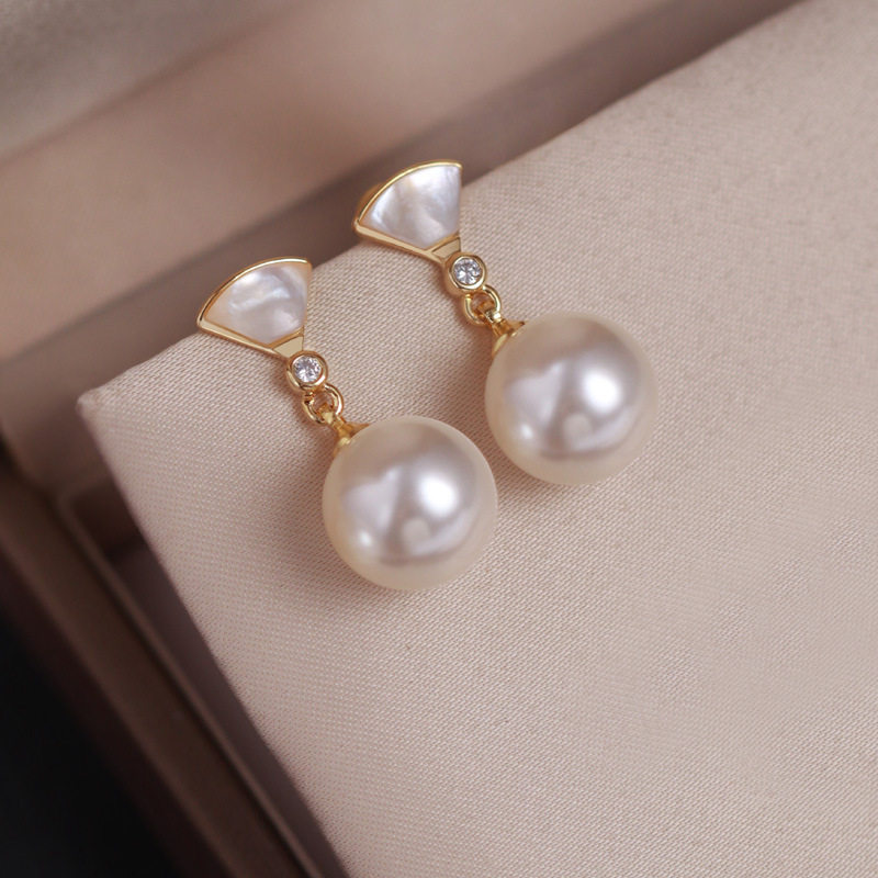 强光施家珍珠耳环高级感贝母小裙子耳钉女轻奢2024新款爆款耳饰品,珠宝/钻石/翡翠,耳饰,淘宝优惠券,粉丝福利购,淘宝优惠卷