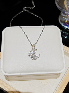 精致蝴蝶月亮项链女百搭高级感吊坠轻奢小众锁骨链时尚钛钢配饰品