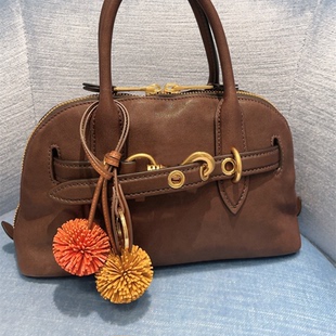 包包挂件时尚小荔枝真皮流苏挂件MIU系小红色爆款花球吊坠挂饰