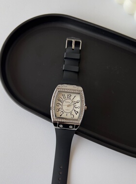 酒桶型镶钻表圈手表女款轻奢小众时尚高级感日历石英女表2026新款