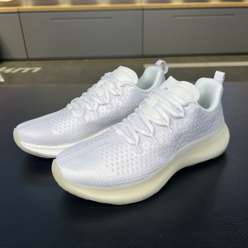 李宁多功能健身鞋轻量回弹