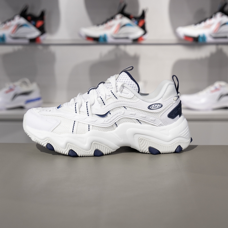 李宁透气女子系带休闲鞋