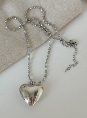 轻奢简约爱心立体吊坠长款项链
