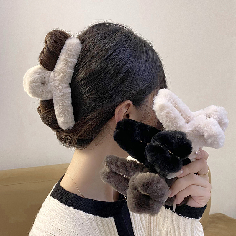 Miss.R大号毛绒抓夹秋冬鲨鱼夹