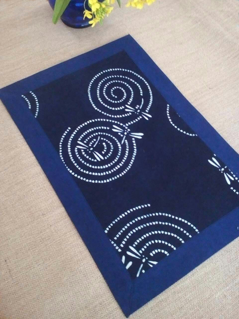 原创手工草木染纯棉布料蜡染小桌旗禅意茶席古典中式蓝色蜻蜓香席