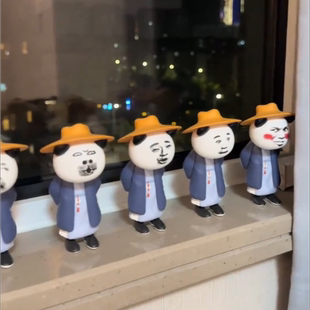 网红虾仁玩偶摆件沙雕动画手办公仔软萌可爱桌面装饰潮玩礼物