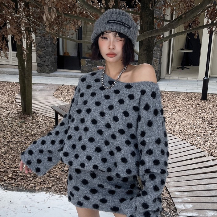 JIAQI秋冬针织套装洋气波点套头毛衣+包臂针织半身裙套装(配围脖)