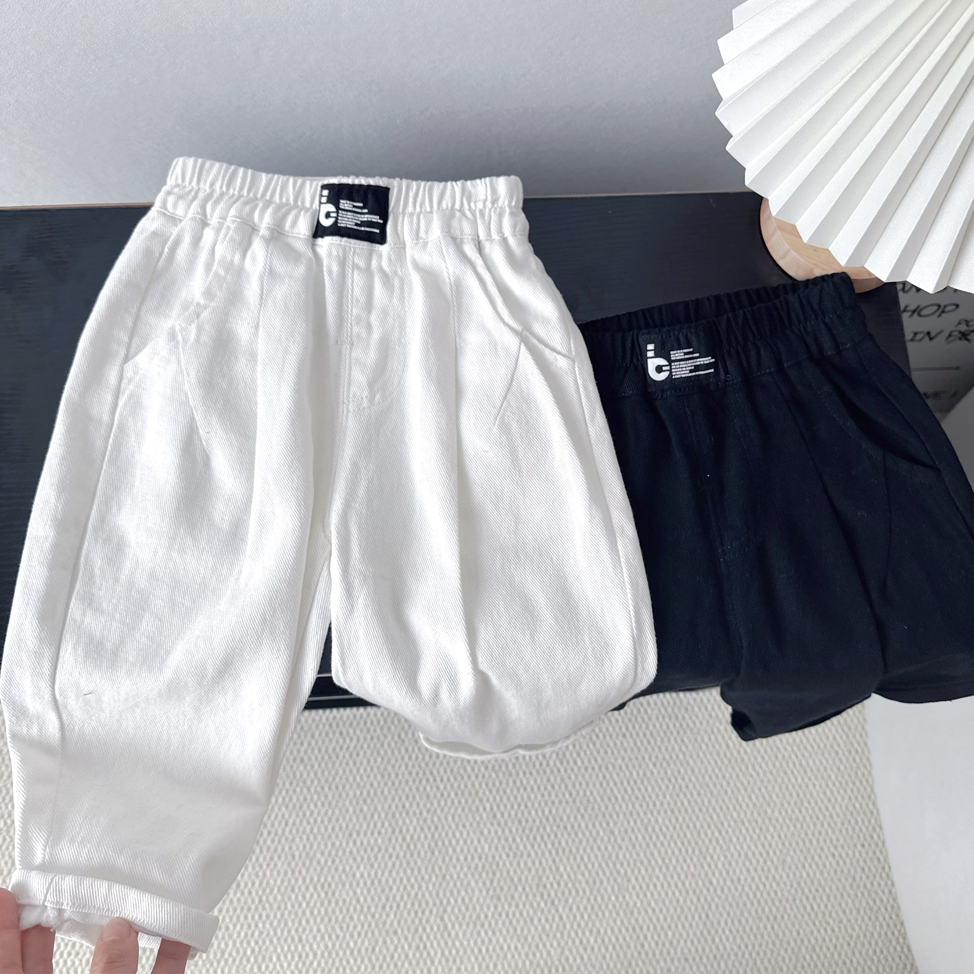 儿童白色休闲裤2025秋季新款男童宝宝韩版宽松洋气纯色长裤子