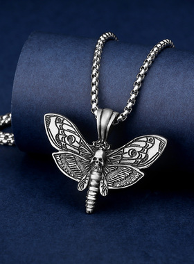 沉默的羔羊骷髅飞蛾吊坠朋克风男士ins钛钢项链嘻哈跨境饰品