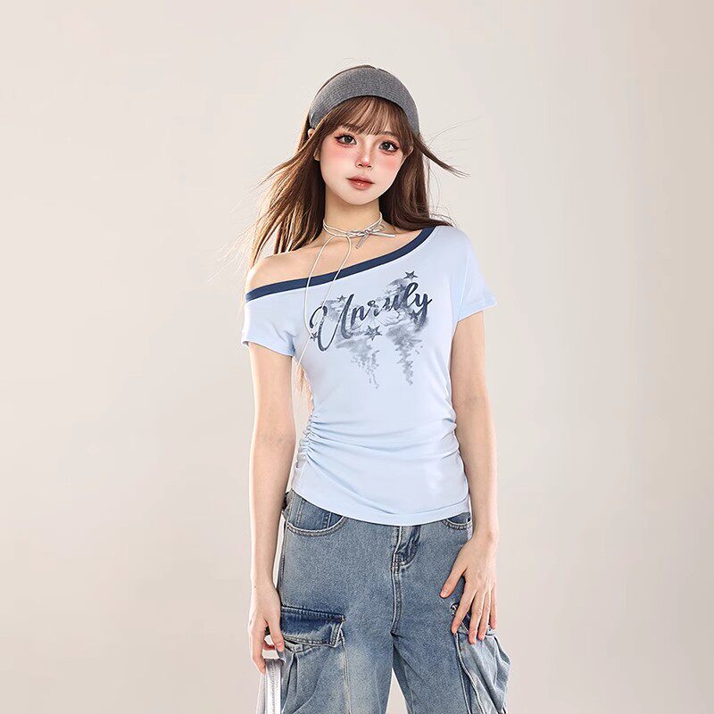 美式甜酷穿搭不规则短袖T恤女2025夏季新款漏肩短款印花洋气上衣