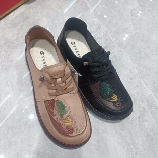 老北京布鞋女2026春季新款牛劲底防滑休闲皮鞋百搭软面妈妈鞋轻便