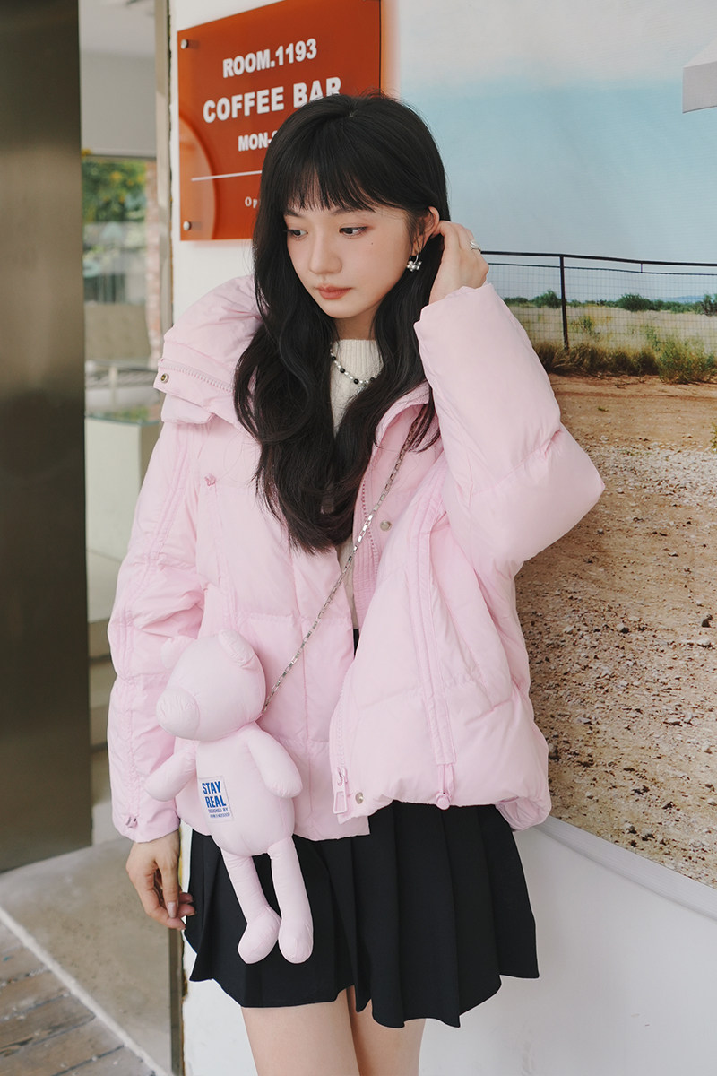 2022冬季新款带小熊背包亮粉色短款羽绒服166-9910P255K388,女装羽绒服,茜茜公主