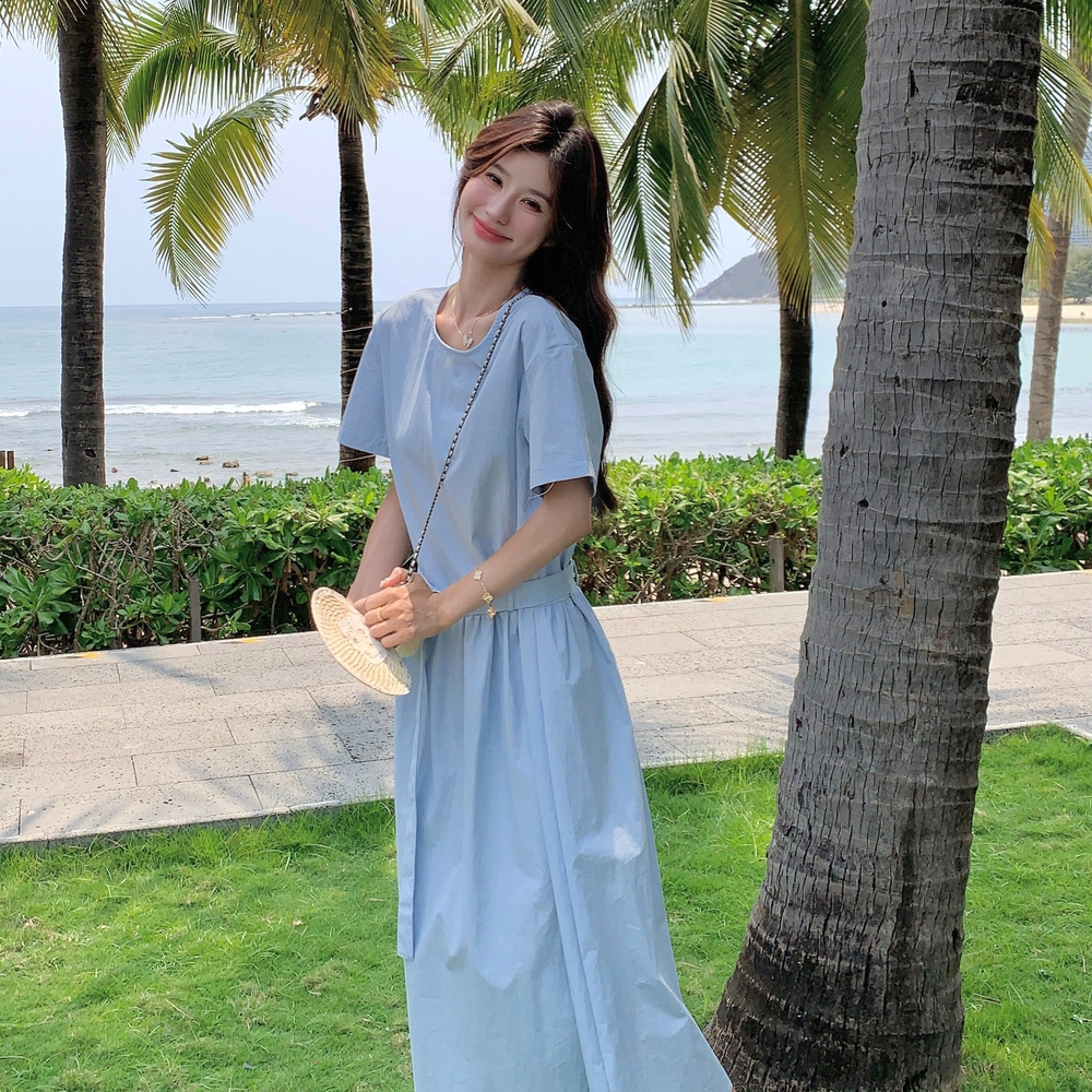 蓝色简单大方的连衣裙女夏2025新款超火减龄收腰显瘦高级感长裙子，女装连衣裙，茜茜公主