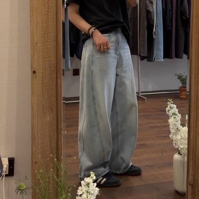 iamstudio 重工立体剪裁小镰刀磨白水洗牛仔裤