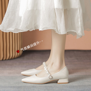 尖头鞋女2023年春季新款法式百搭粗跟女鞋软皮浅口搭扣中跟秋鞋