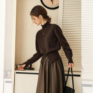 褐色下摆开叉设计收腰半高领针织衫女2026冬季美拉德绝美漂亮上衣