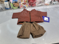 可愛毛絨玩偶棕色皮衣套裝