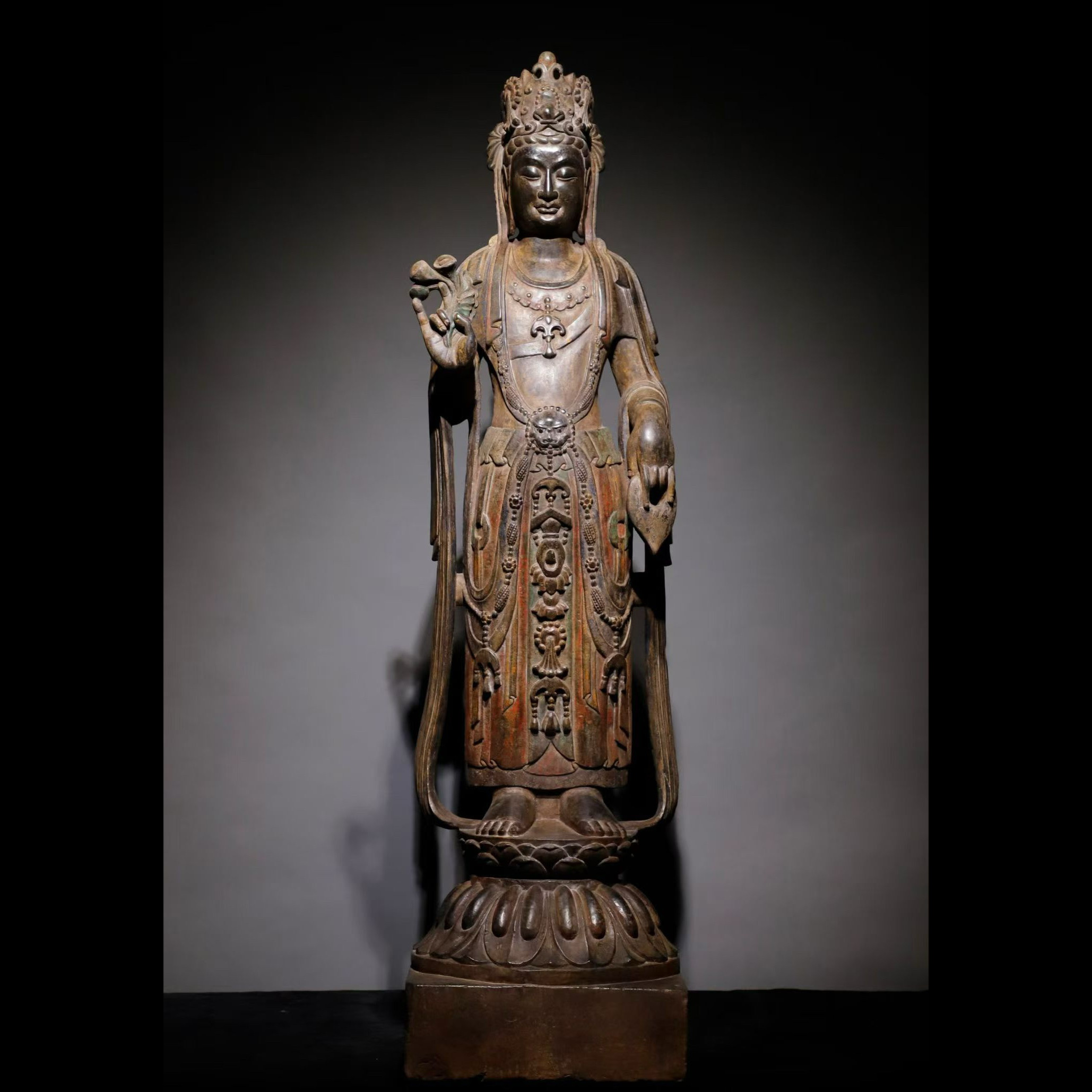 石雕复古仿古北齐青石彩绘大观音佛像造像站佛摆件做旧摆放寺庙