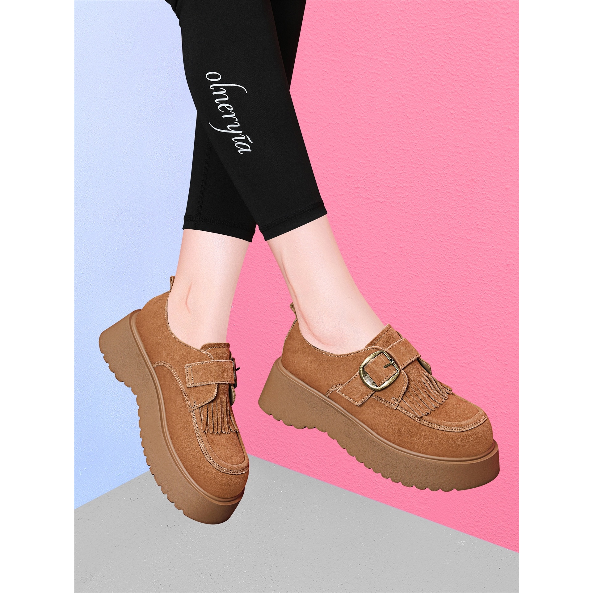 2025秋季新款女鞋复古休闲皮鞋舒适软底妈妈鞋百搭透气轻便运动鞋