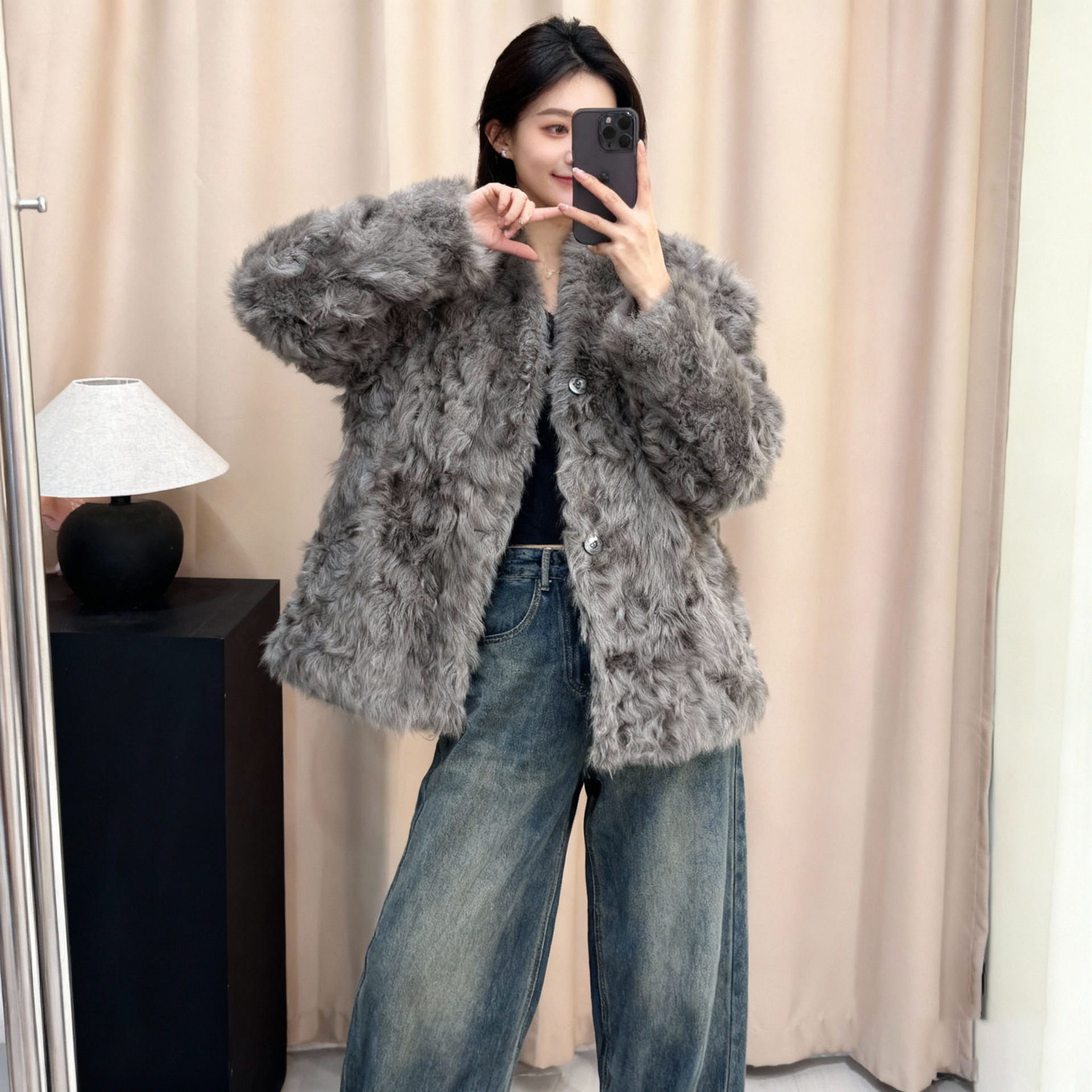 海宁整皮羊羔毛一体显瘦女大衣