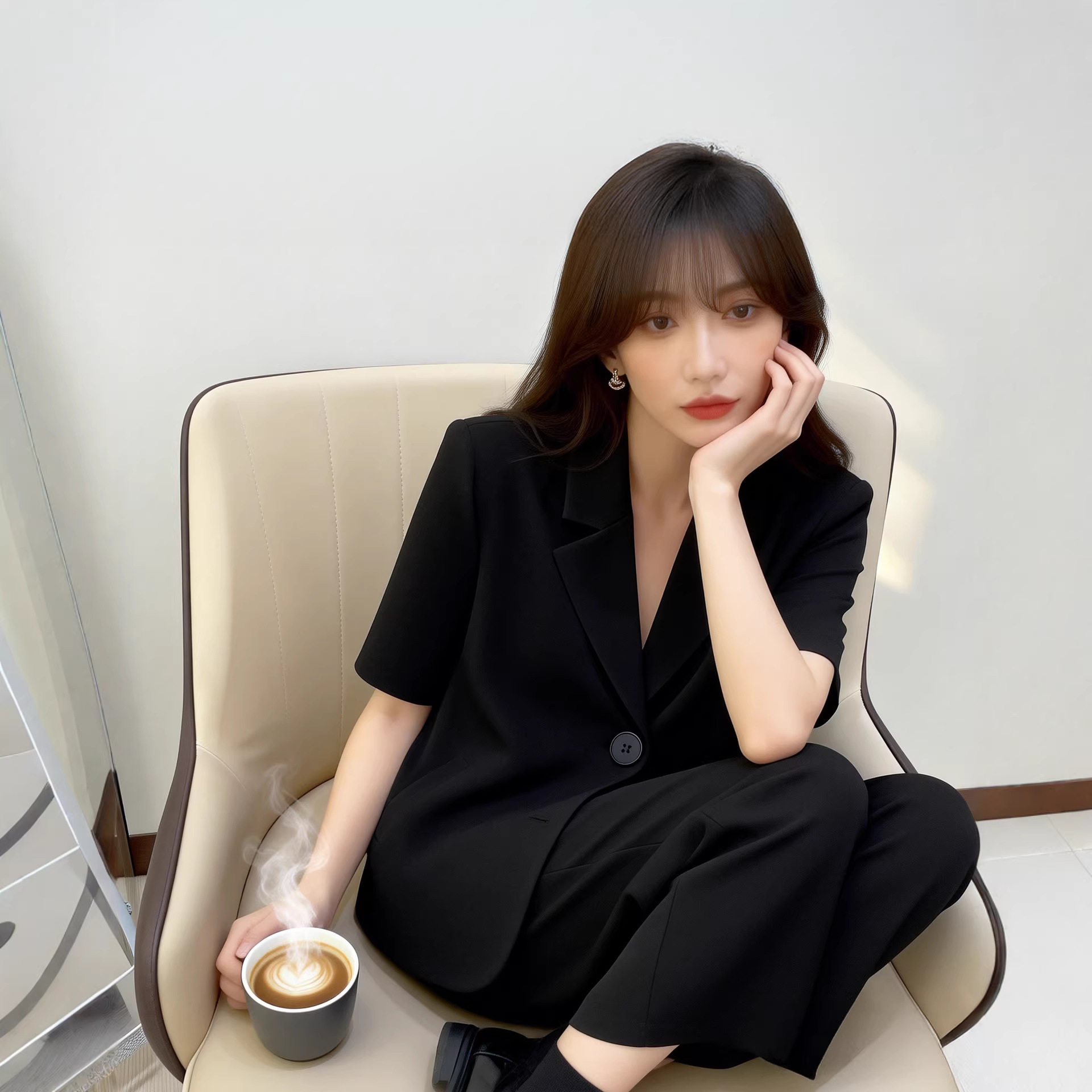 黑色短袖小西装外套女2026年夏季新款显瘦小个子炸街职业薄款上衣