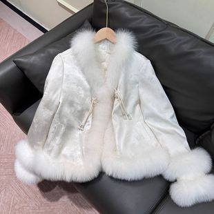 实拍2026新中式国风女装新款海宁皮草中国风狐狸毛外套真毛羽绒服