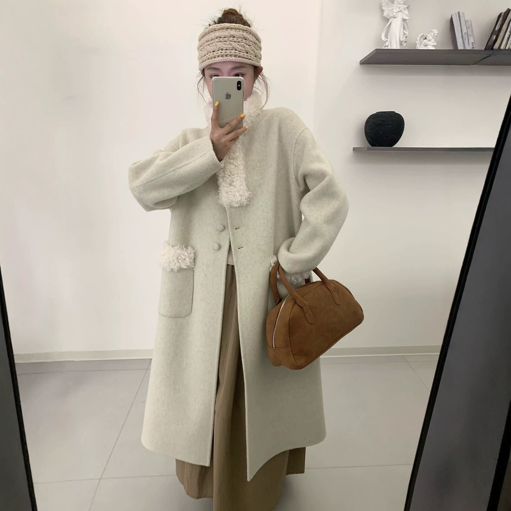 羊羔毛拼接手缝双面呢长款大衣女