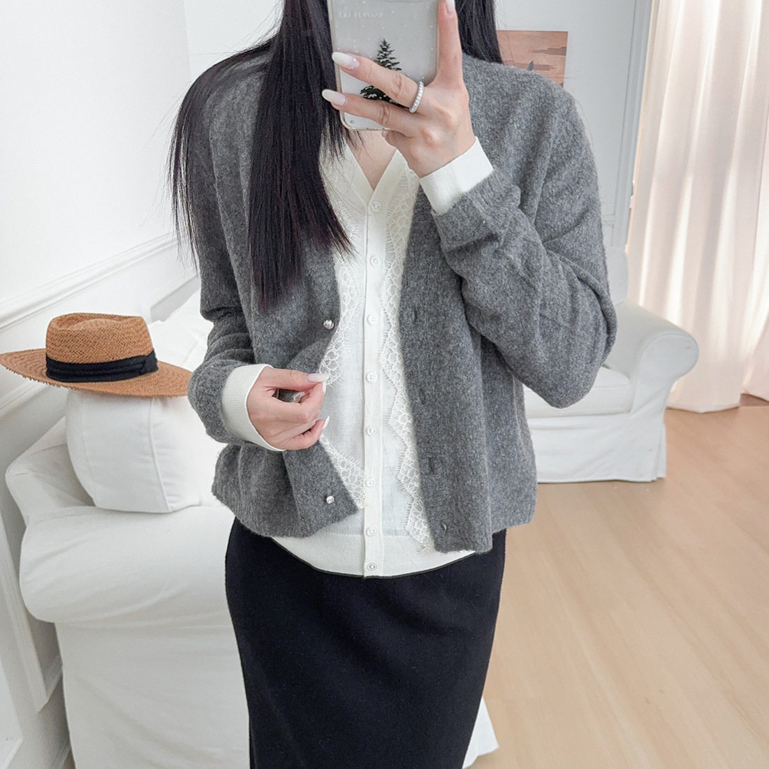 羊毛假两件开衫26年秋新品V领蕾丝花边钻扣装饰女针织衫短外套