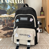 Черный рюкзак, значок