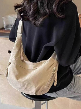 饺子包女斜挎包大容量帆布包包2025新款简约百搭单肩包学生通勤包