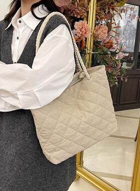 大容量托特包包女2024秋冬新款棉服包菱格慵懒风托特包百搭通勤包
