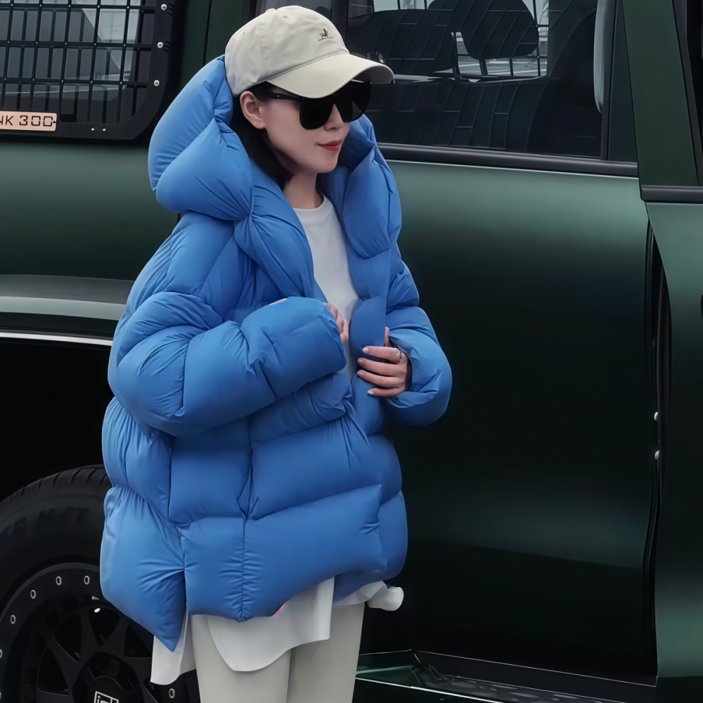 2025年冬季新款韩系日常百搭高级感短款天蓝色连帽款羽绒服外套女